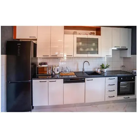 Awesome In Metković