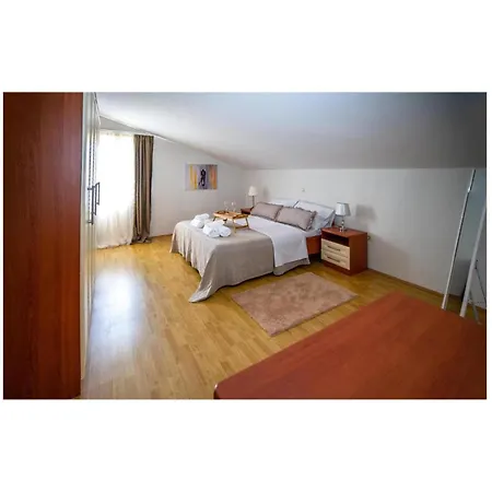 Awesome In Holiday home Metkovic