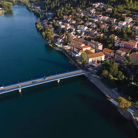 Awesome In بيت للعطل *