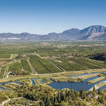 بيت للعطل Awesome In *