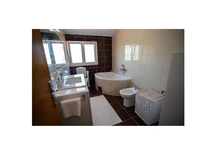 بيت للعطل Awesome In *